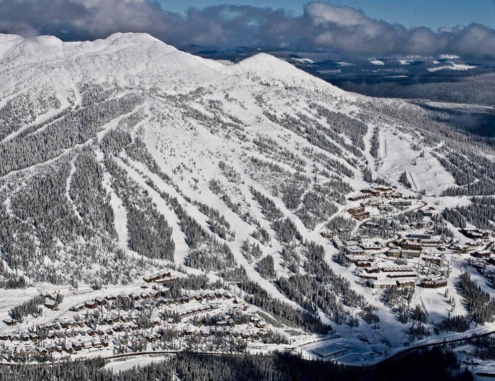 White Crystal Inn Big White Ski Resort Exterior photo